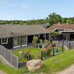 Kei - 75m From The Sea By Interhome בית נופש