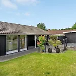 Kei - 75m From The Sea By Interhome בית נופש
